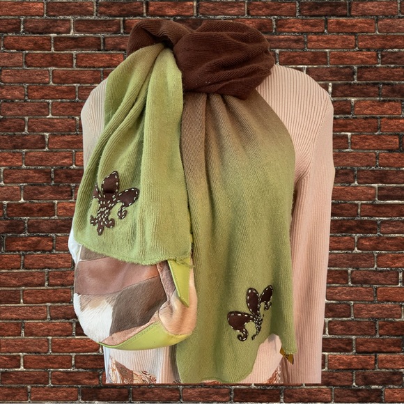 Fleur-de-lis cashmere soft scarf - Picture 1 of 4
